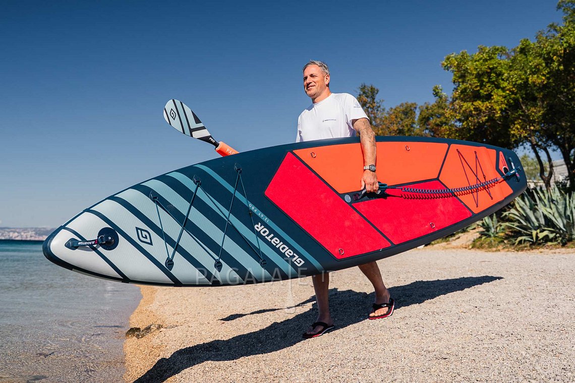 Outfit uomo 1 – bordò – SUP gonfiabili GLADIATOR PRO, lycra, infradito COOL