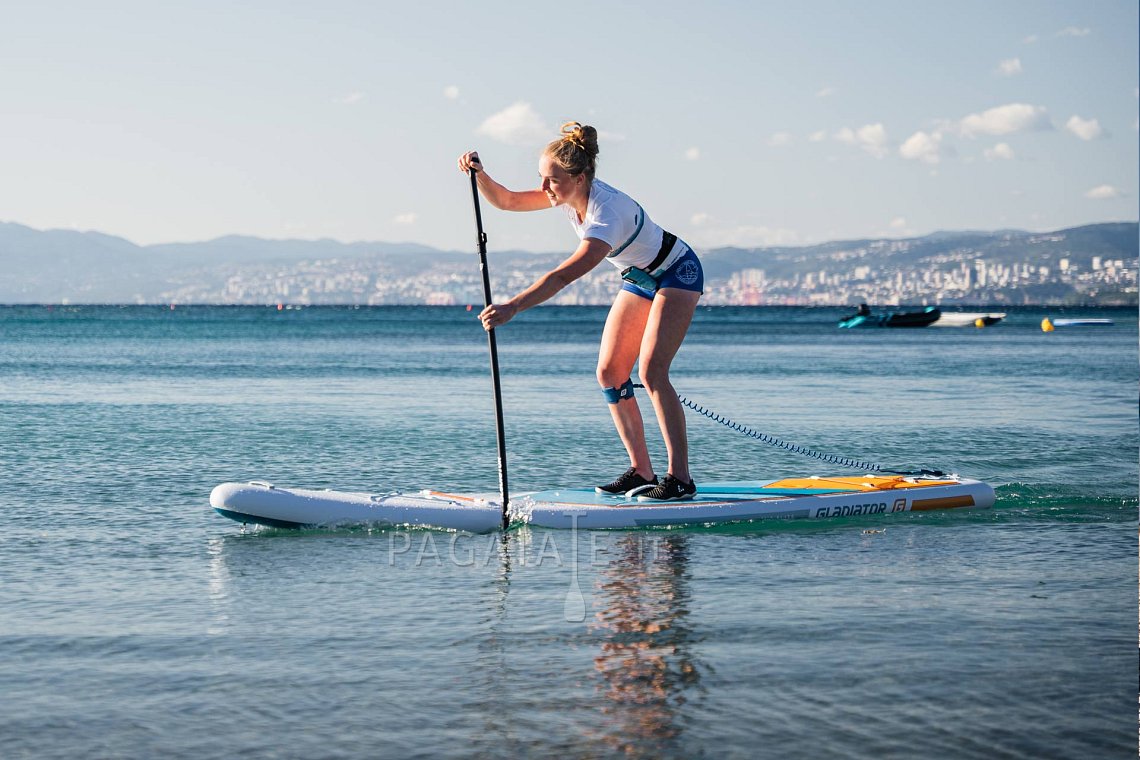 Outfit donna 9 – Blu – SUP gonfiabili GLADIATOR PRO, lycra, infradito COOL