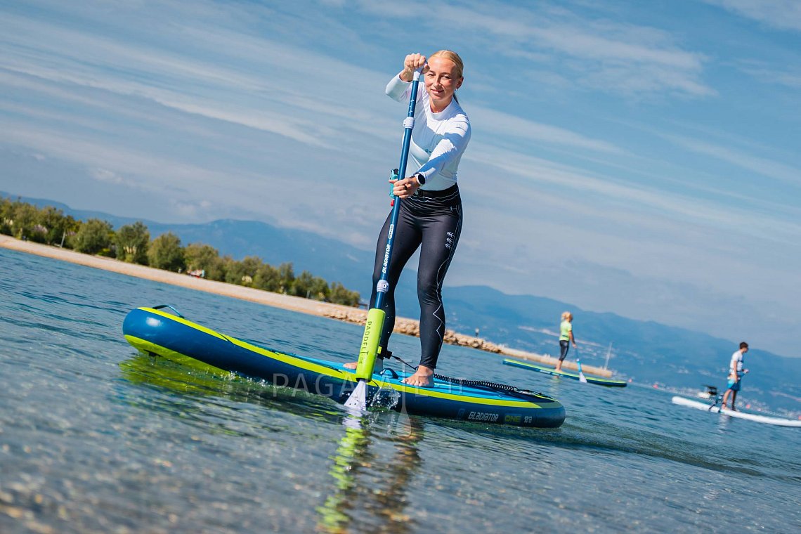 Outfit donna 5 – verde neon – SUP gonfiabil GLADIATOR PRO, lycra, infradito COOL