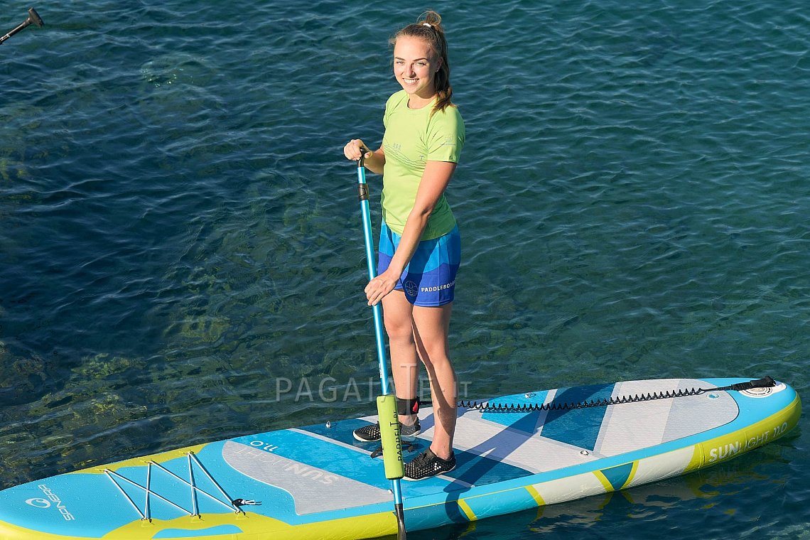 Outfit donna 2 - verde neon - manica corta in lycra, shorts taglio comodo